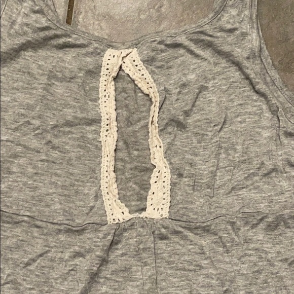 Threads Studio Tank - Picture 5 of 5